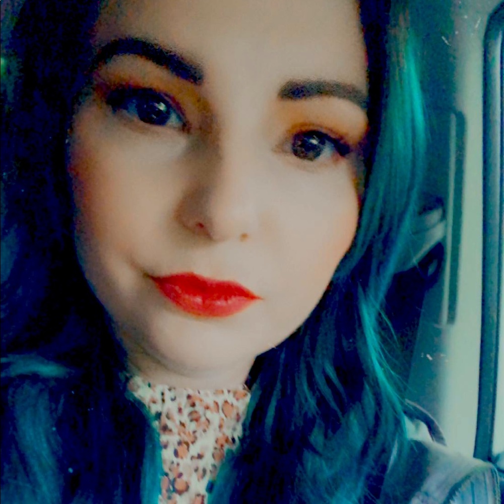 Meet your Posher, Cassie